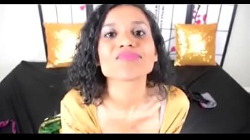 Ibu Tiri India Menangkap Anak Tirinya Menghirup Aroma Celana Dalam Dari Dekat