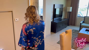 Ibu Temanku Menginginkan Kontol Besarku Yang Menggoda