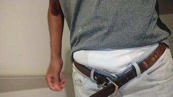 Bertemu Istri Orang Di Tangga Gedung Yang Gelap