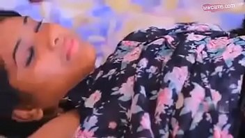 Gadis India Seksi Menggoda Dengan Godaan Puting Yang Memicu Gairah