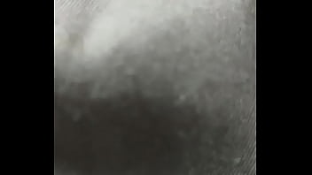 Wanita Tionghoa Melahap Telur Dengan Penuh Gairah