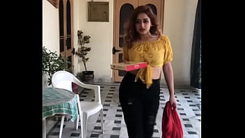 Gadis Desi Seksi Tanpa Bra Menggoda