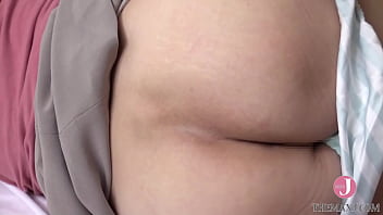 Tak Bisa Lepas Dari Nafsu Membara Nenek Tiriku Yang Membesarkanku Sendirian