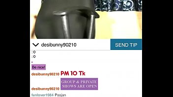 Gadis-gadis India Seksi Memencet Payudara Mereka Dengan Penuh Gairah