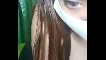 Menari Telanjang Dengan Gerakan Menggoda