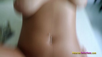 Ibu Tirimu Yang Seksi Ingin Membuat Kesepakatan Untuk Bercinta – Nikki Brooks