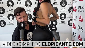 China Kanuttsen Memberikan Celana Dalamnya Yang Seksi Untuk Elo Podcast