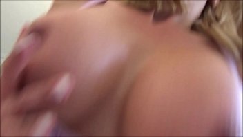 Terapi Keluarga Panas: Ibu Tiri Mengobati Napsu Gila Anak Tirinya – Amber Chase – Adegan Pembuka Yang Menggoda