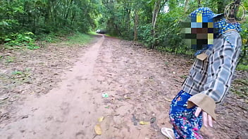 Gadis Thailand Jalan-jalan Di Hutan, Mampir Ngentot Dulu Sebelum Cari Jamur