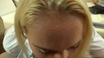 Memeras Ibu Tiri Seksi Hingga Rela Mengulum Kontolmu Dan Kau Bisa Ngentotinya