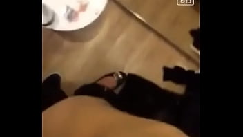 Kamar Ganti Uniqlo Sanlitun: Adegan Panas Di Balik Tirai