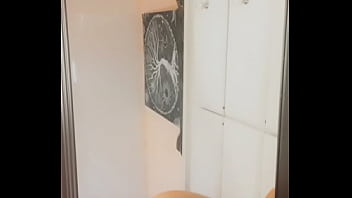 Mengejarnya Dengan Ganas Bersama Memekku Yang Basah – Yenniferpink