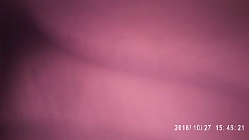 Menggoyangkan Pantat Dengan Liar Sambil Merangkak