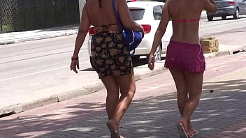 Gostosinha Safada Indo Pra Praia Com Esse Rabo Delicioso Balançando