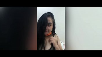 Gadis Indonesia Yang Menggoda Di Depan Kamera