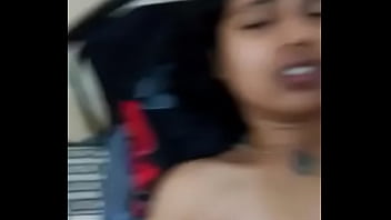 Adik Perempuan India Yang Siap Dihardik