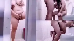 Ketahuan Ngintip Tante Mandi, Malah Diajak Ngentot Sampai Meraung-raung