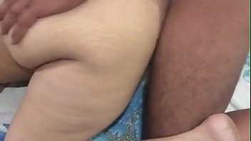 Istri Desi Dibentangkan Memeknya Sambil Ditusuk