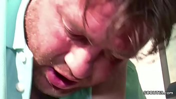 Milf Jerman Berpayudara Besar Menggoda Anak Tiri Hingga Mau Ngentot