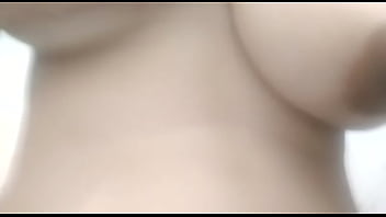 Desi Bhabhi India Seksi Montok Payudara Besar Lagi Goyang-goyang Sendiri Buat Pacar