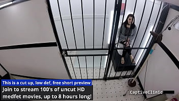 Sosok Seksi Mina Moon Menggoda Dalam Balutan Siccos