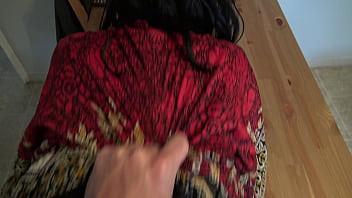 Nyonya Rumah Bersih-bersih Dari Turki Kaget Ketika Majikannya Tiba-tiba Mengeluarkan Kontol Gede Dan Langsung Ngewe Dia