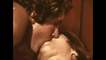 Kesepian Di Rumah, Gairah Terlarang Dengan Ibu Tiri