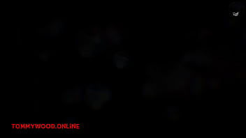 Gadis Arab Seksi Dengan Payudara Besar Yang Menggoda