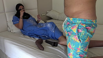 Suami Inggris Mengajak Para Lelaki Untuk Memuaskan Istrinya Yang Arab Mesir