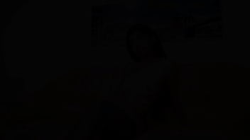 Desi Devi Mantan Pembawa Acara Tv Di Sofa Casting Kami Yang Panas