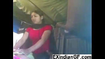 Cewek India Mengocok Kontol Dengan Nafsu