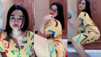 Gadis Berdaster Seksi Menggoyangkan Tubuh Panasnya