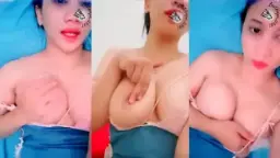 Varin Meremas Penuh Gairah, Payudara Bulatnya Menggeliat Di Genggaman, Desahan Panasnya Menggoda Telinga.