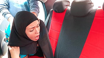 Ibu Tiri Berhijab Dari India Digoyang Di Dalam Mobil