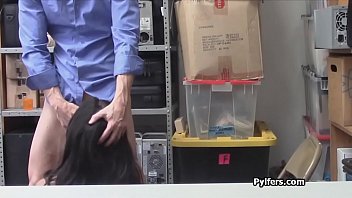 Pencuri Seksi Berdarah Latin Membungkuk Untuk Ditusuk Habis-habisan