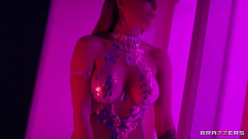 Ratu Kissa / Brazzers – Adegan Panas Penuh Nafsu Dari Situs Terlarang