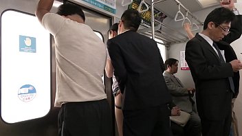 電車で触られる熟れた五十路妻～福富りょうの淫らな痴態～
