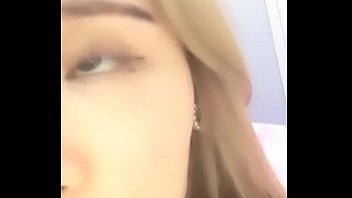 Yoki, Gadis China Cantik Yang Menggoda, Memuaskan Dirinya Dengan Dildo Pink Yang Menggoda