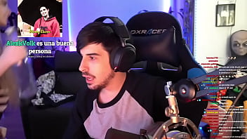 Aroyitt Se Baja Para Que Le Miren El Trasero