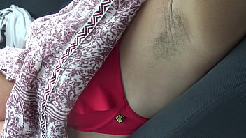 Turis Bernafsu Menggoda Ibu-ibu Turki Berbulu Ketiak Di Izmir.