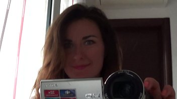 Ranjang Panas: Vira Gold Dan Adik Tirinya Yang Tak Tahan Godaan