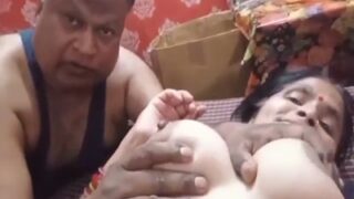 Nenek Genit Mesra Dengan Tetangga Di Video Panas