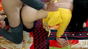 Pantat Sempit Ibu Tiri Punjabi Digoyang Hingga Tumpah