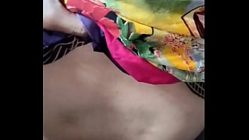 Bhabhi Desi India Buang Air Sembarangan Di Luar Ruangan