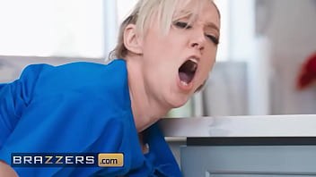 Dee Williams, Perawat Nakal Yang Bikin Pasiennya Meletus Lebih Kencang Dari Biasa Di Rumah Sakit