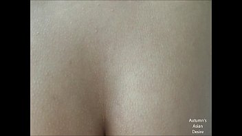 Nafsu Asia Di Musim Gugur: Pemandangan Dari Atas Kendaraan Yang Lambat Dan Menggoda