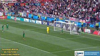 Maduros Rusos Salvajes Dominan A Un Inocente árabe Virgen