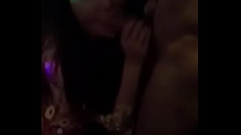 Gadis Cantik Menghisap Kontol Cowok Tampan China Di Ruang Karaoke – 46 Detik