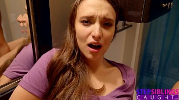 Kakak Tiri Terjebak – Dihisap Adik Tiri Sambil Dia Kencing S8:e2