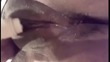 Gadis Oriental Dengan Gairah Gelap Yang Menggoda